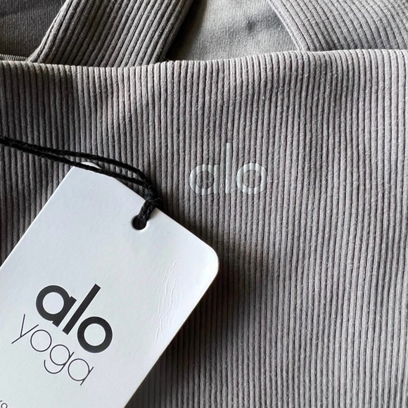 Alo yoga elevate tank studio pro NWT - Picture 3 of 5